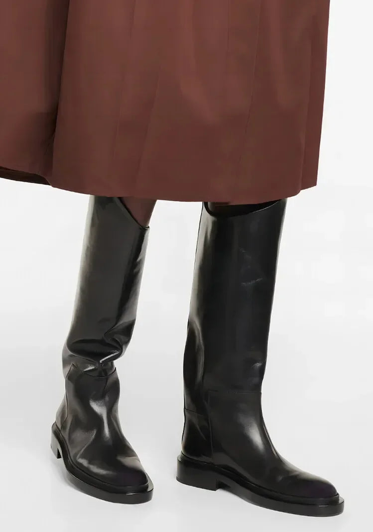 European and American Autumn and Winter Fashionable Round Toe Knee Length Flat Leather Boots, Size 34-46 Women's Knight Boots